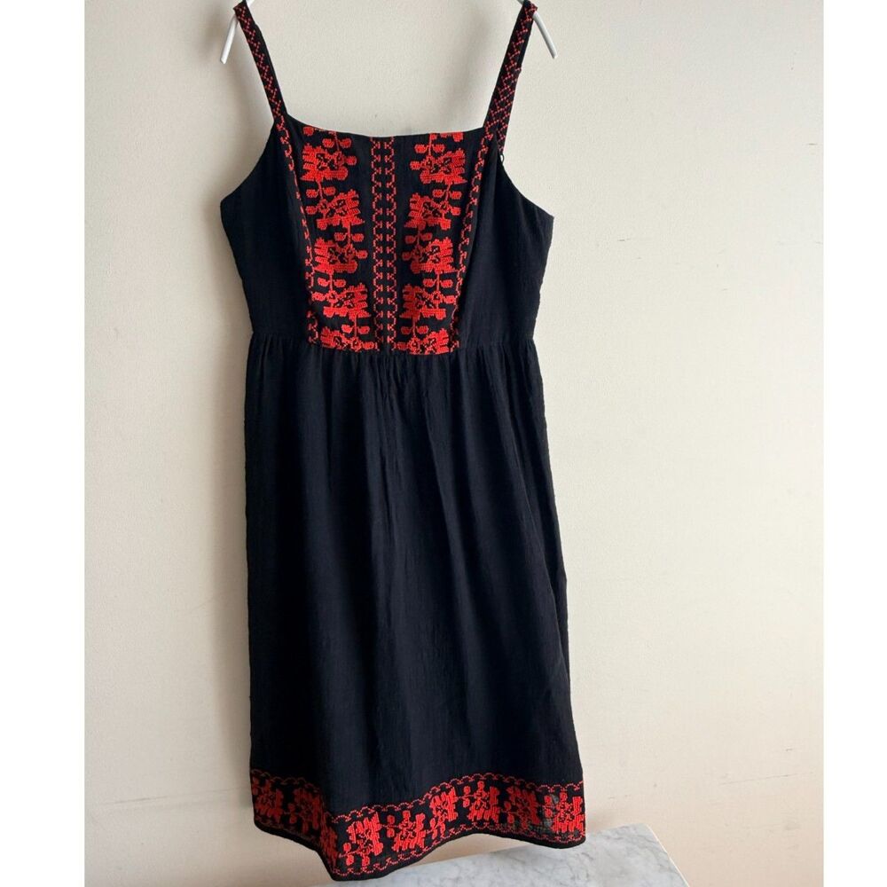 Black cotton gauze dress w/ red cross-stitch embroidery - modcloth - Size M